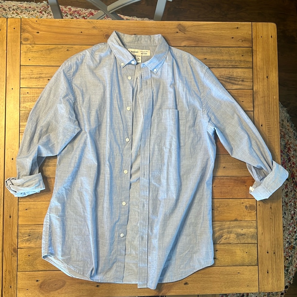 Men’s Old Navy button up shirt